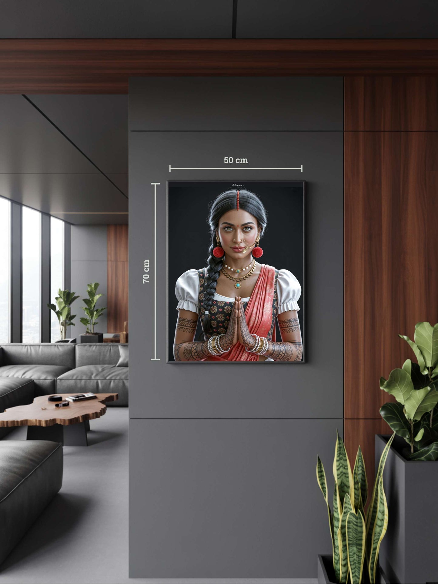 Modernes Interieur mit Kunstwerk „Dhara“. Indisch inspirierte Schwarzwald Kunst mit Bollenhut, Black Forest Art im kulturellen Crossover-Stil.