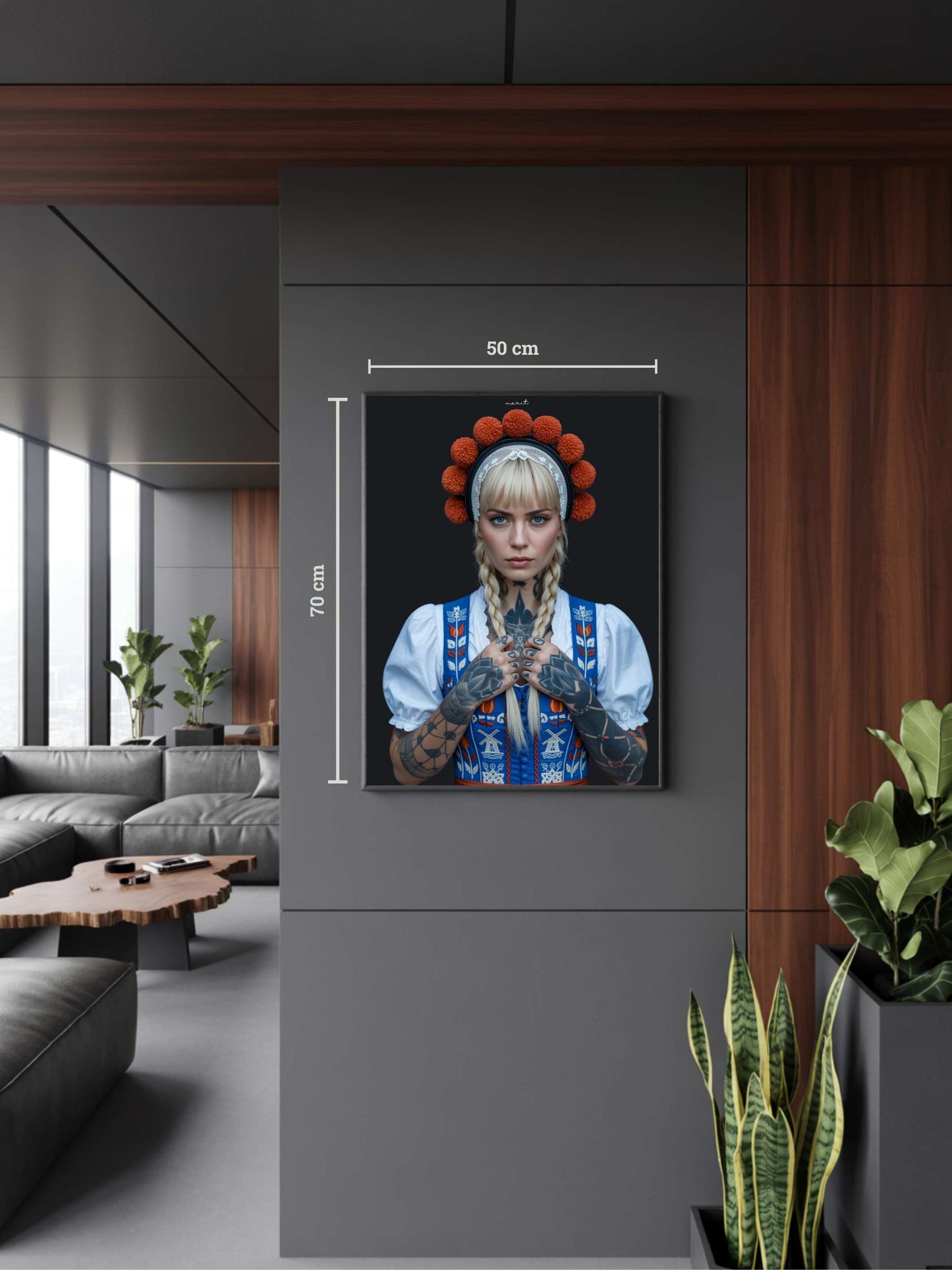 Modernes Interieur mit Kunstwerk „Marit“. Niederländisch inspirierte Schwarzwald Kunst mit Bollenhut-Motiv, Black Forest Art im minimalistischen Stil.